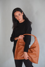 Cartera Cuero Genuino Clara Midi Camel