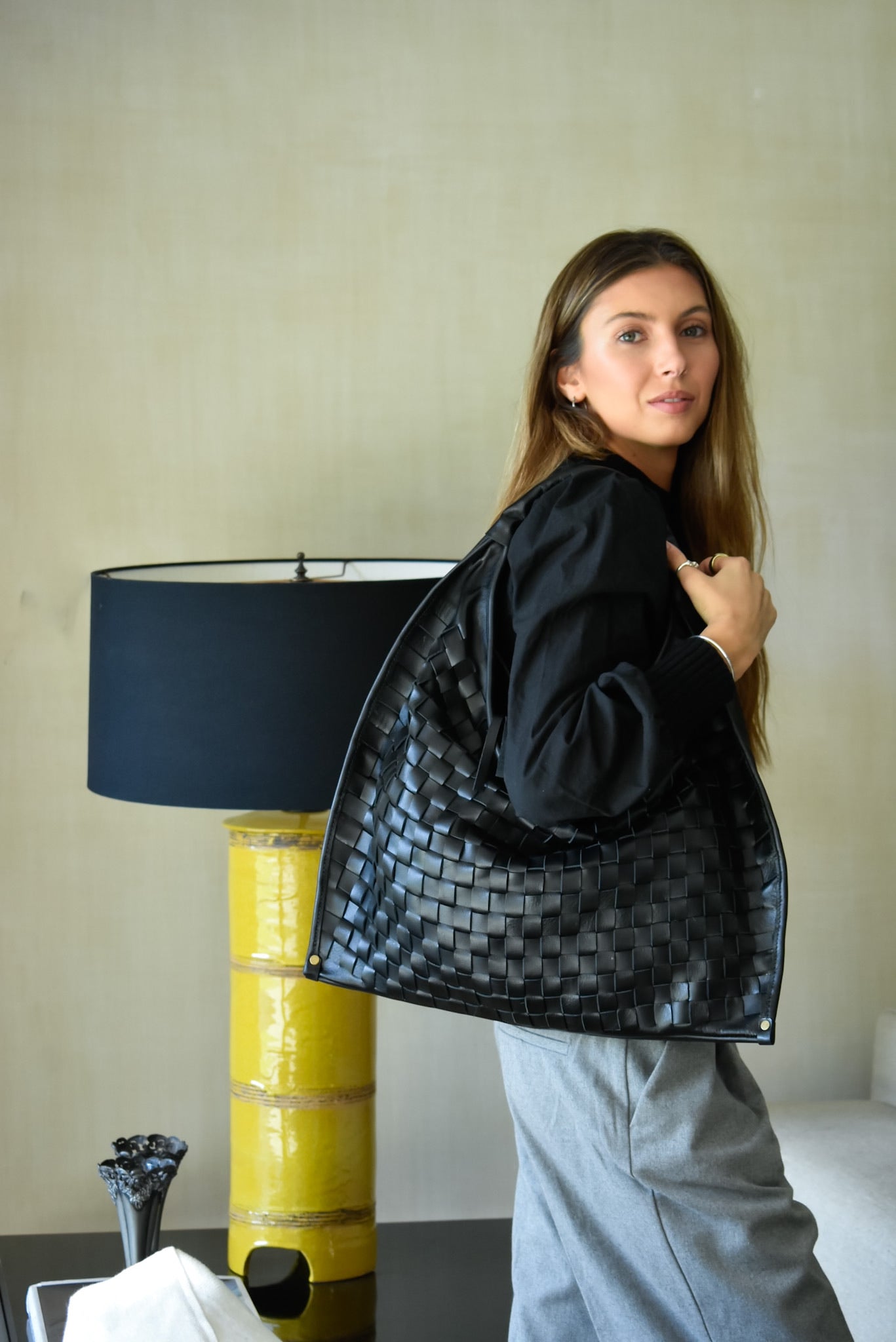 Cartera de Cuero Genuino Macarena Midi Negro