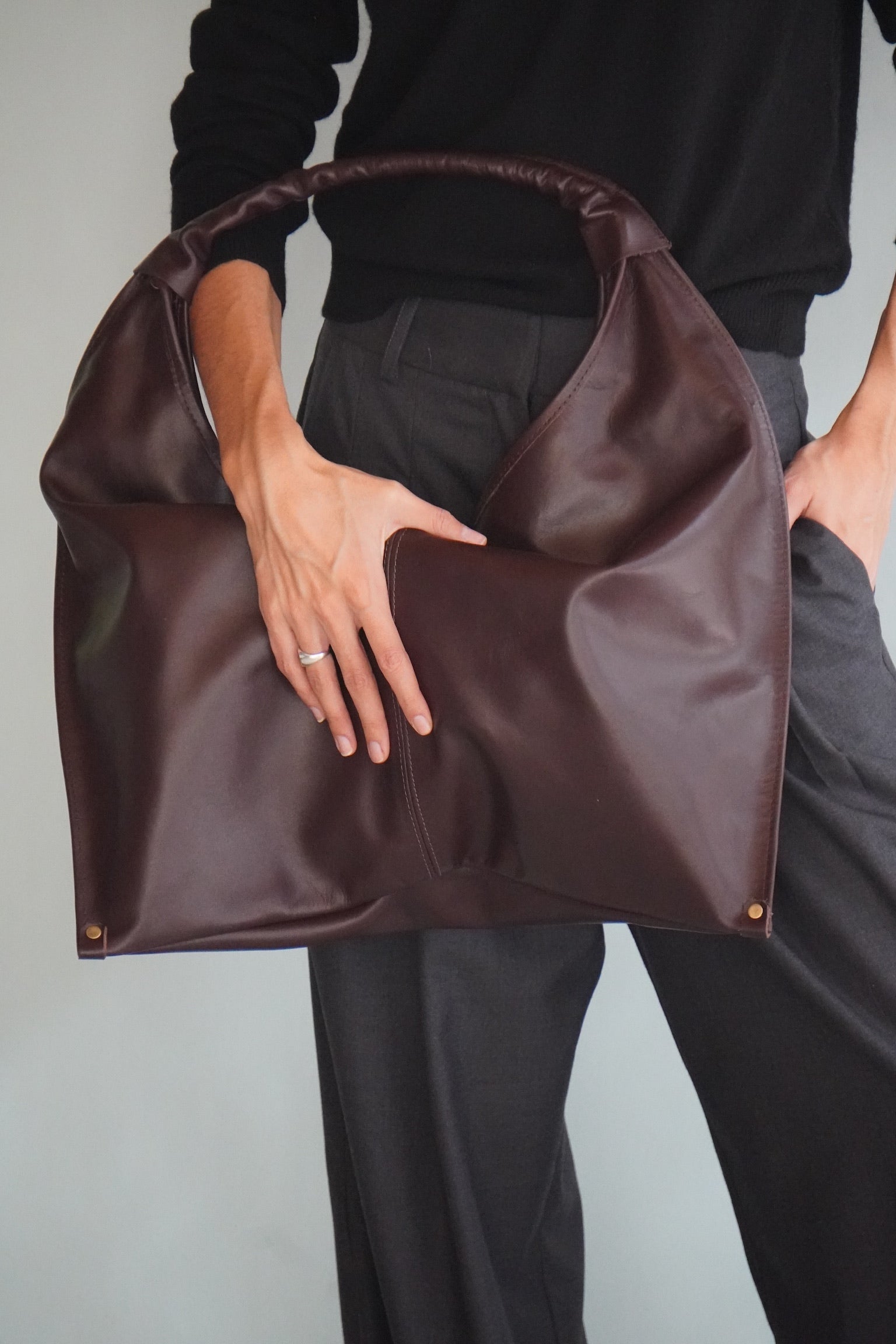 Cartera Cuero Genuino Clara Midi Chocolate