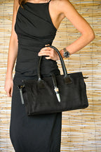 Cartera Tela y  Cuero Genuino Elena Negra Mediana