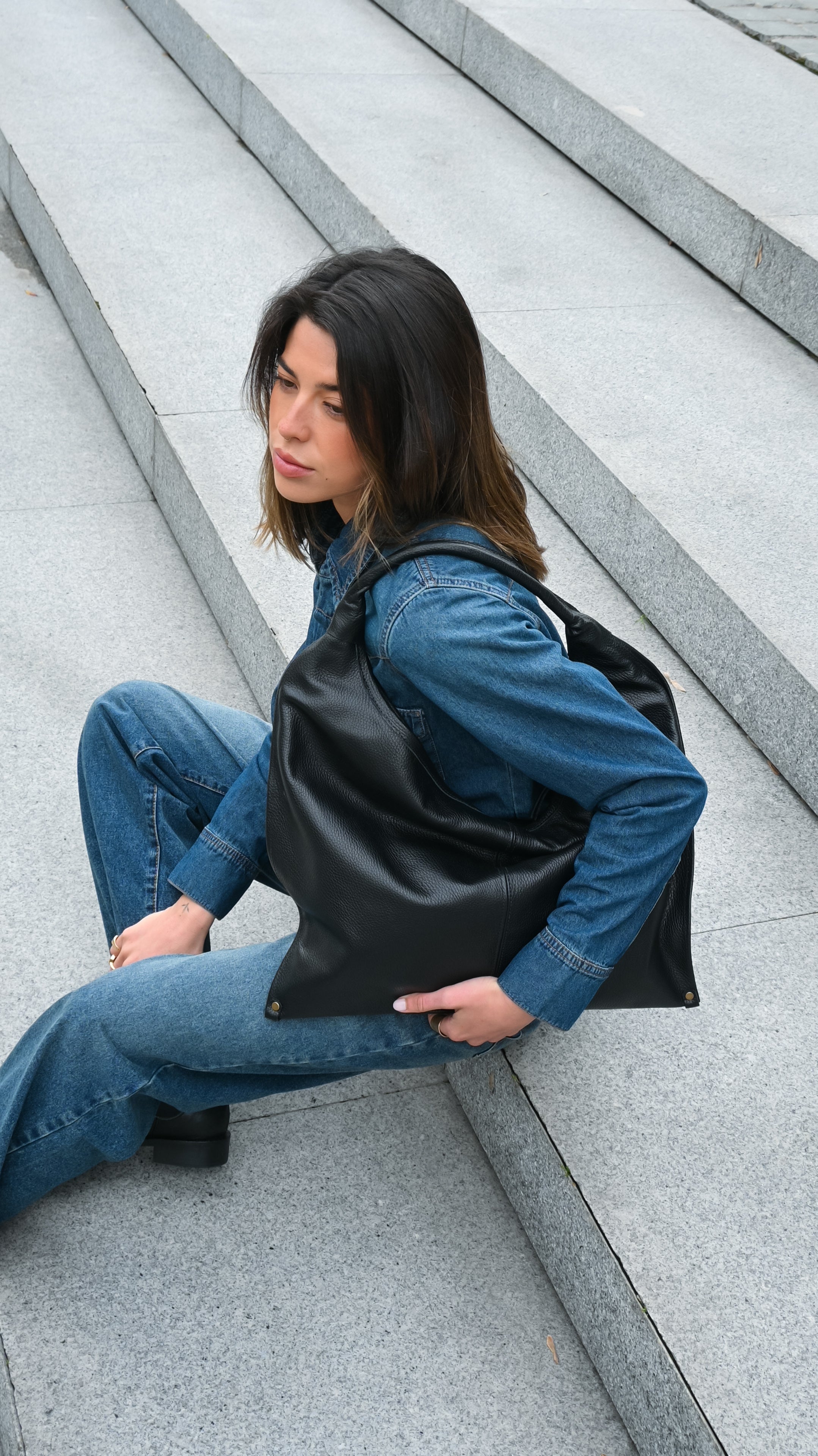 Cartera de Cuero Genuino Clara Maxi Negro