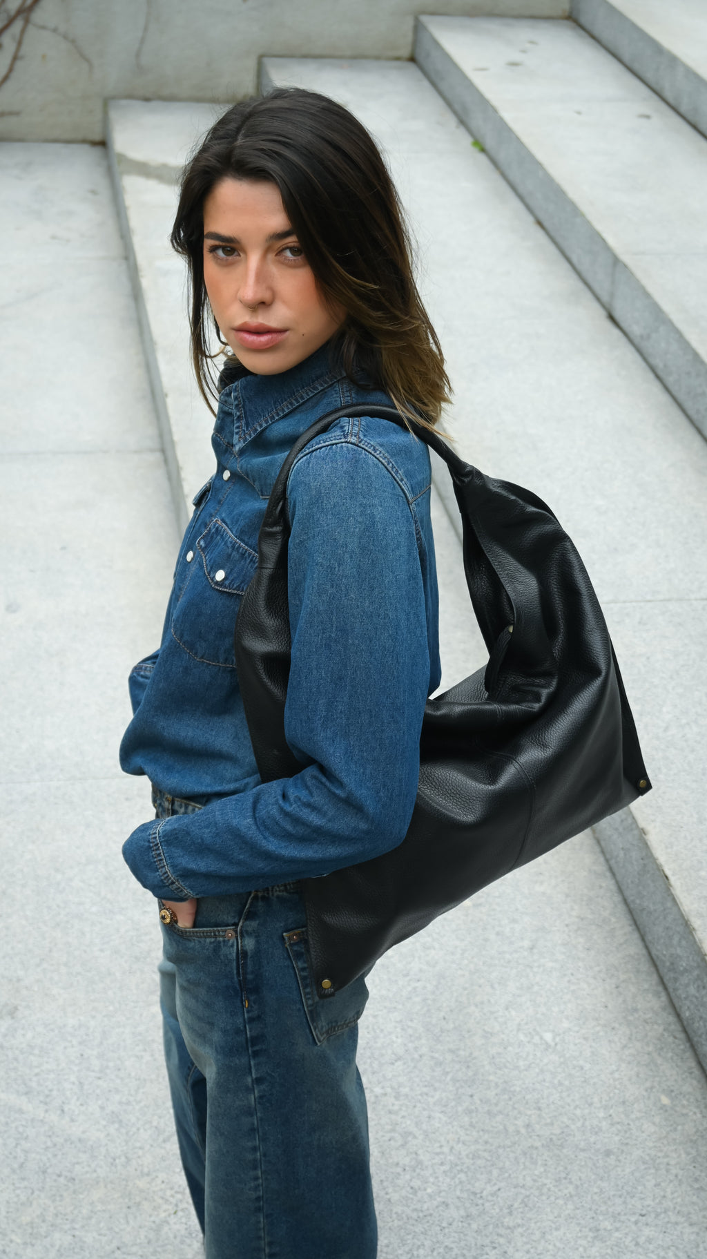 Cartera de Cuero Genuino Clara Maxi Negro