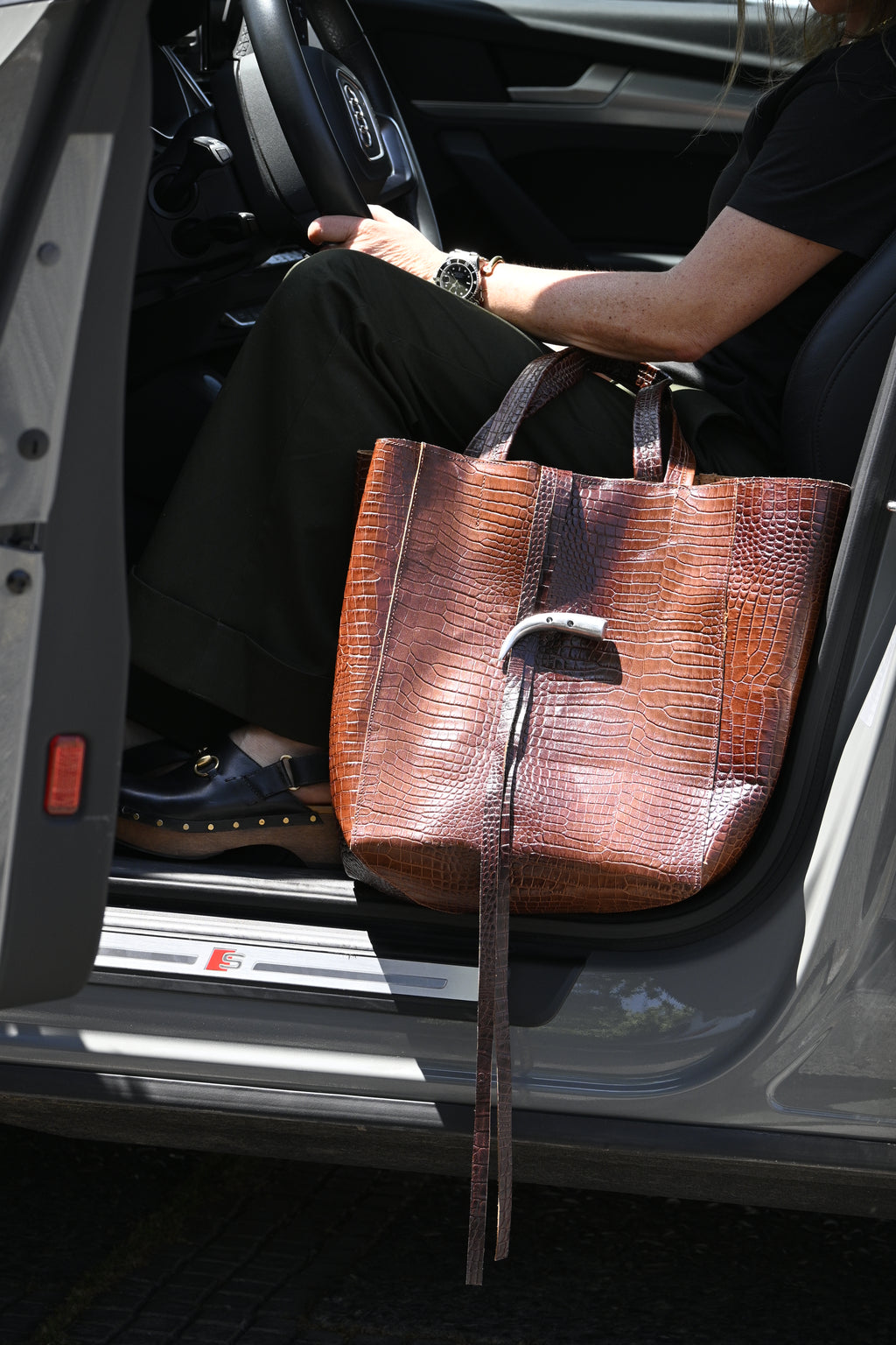 Cartera de Cuero Genuino Cecilia Camel Croco