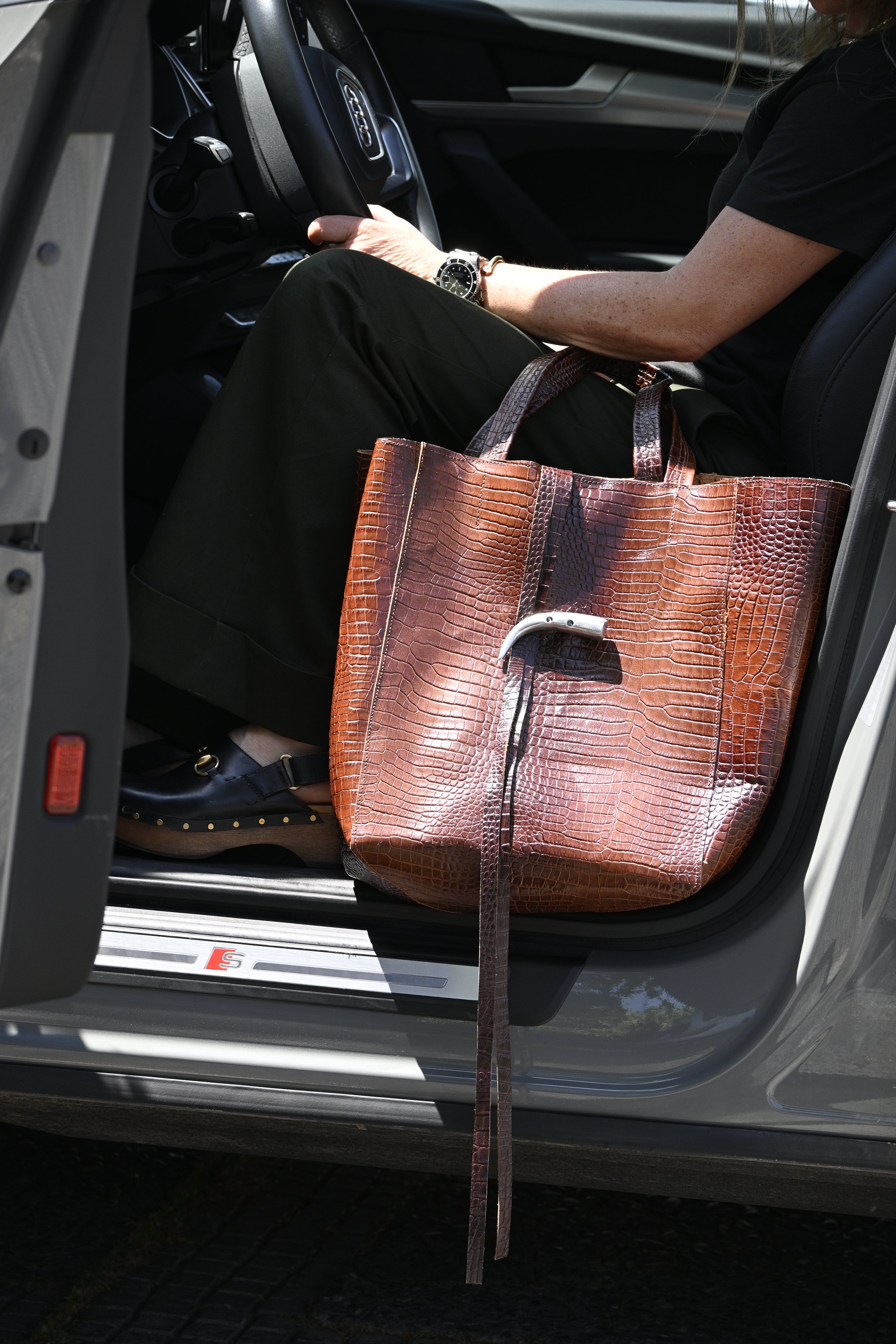 Cartera de Cuero Genuino Cecilia Camel Croco