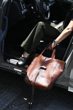 Cartera de Cuero Genuino Cecilia Camel Croco