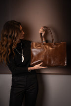 Cartera Cuero Genuino Elena Chocolate Grande
