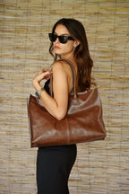 Cartera  Cuero Genuino Elena Chocolate Grande