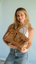 Cartera de Cuero Genuino Paz Camel