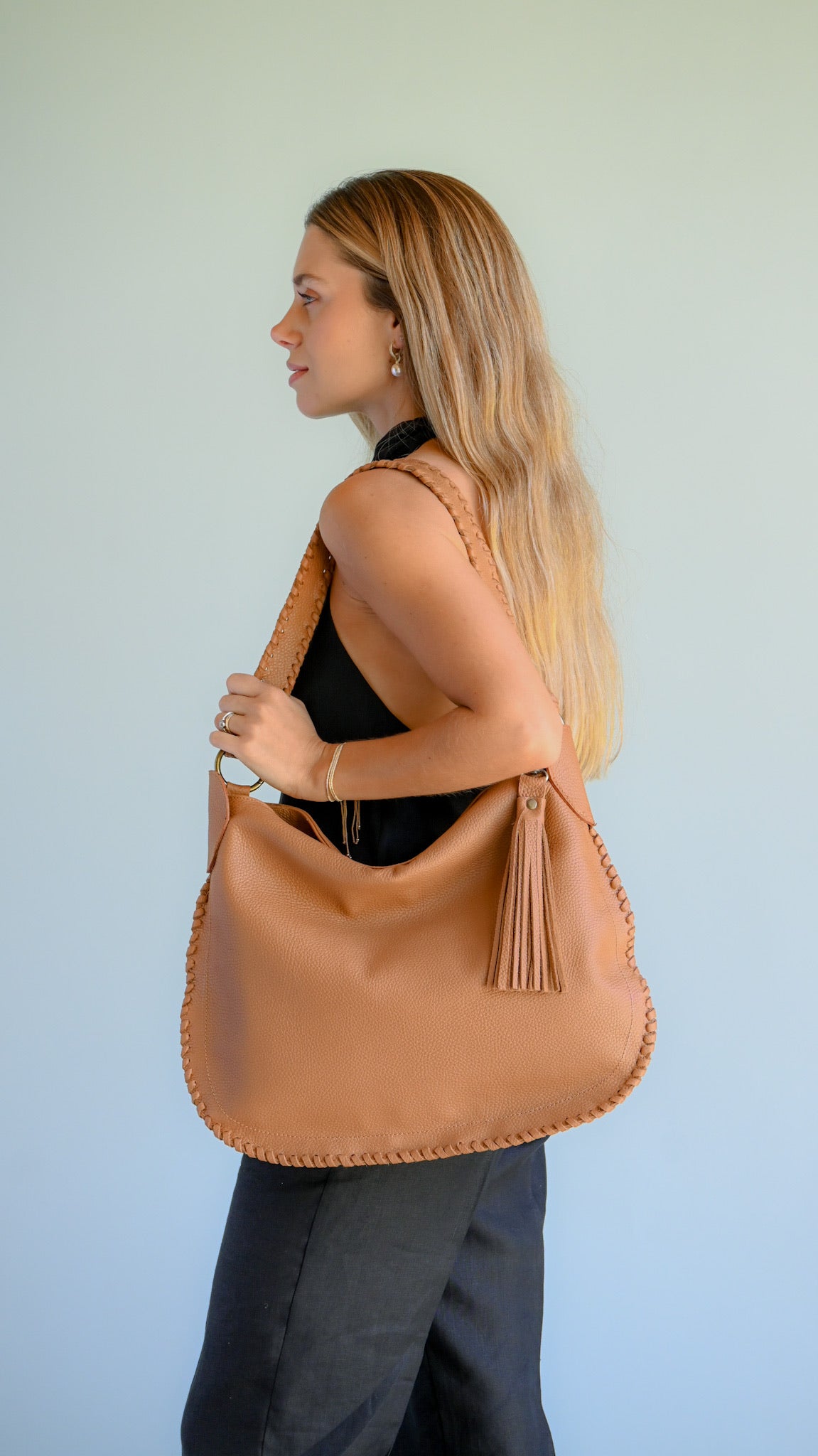 Cartera de Cuero Genuino Carola Camel